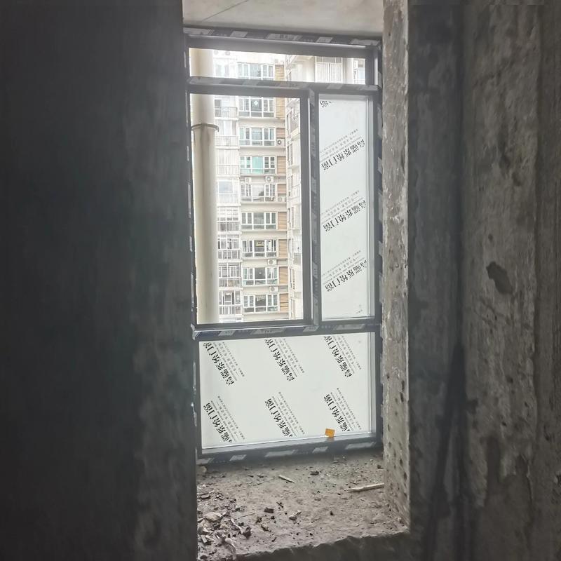 复试楼三层塑钢窗升级110断桥铝系统门窗施工方案详解